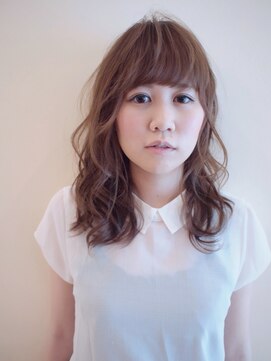 ツイギー 宮西店(TWiGGY) 【シンプルな服装でもオシャレにみえるミディアムパーマ】