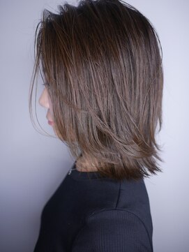 ラルゴ(LARGO) 外ハネミディ