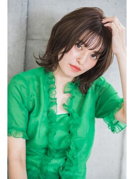 ヴァンクシー バイ ルナ(VANKCY by Luna) グレージュ ひし形シルエット 切りっぱなしボブ 大人かわいい