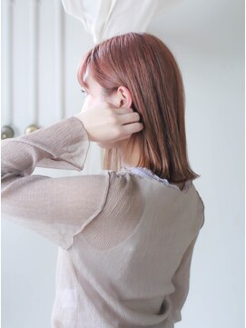 ホワイトルーム(White Room) コーラルピンクのハイトーンボブ♪