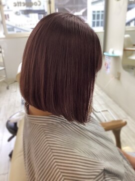 コクェット(coquette) 前下がりボブ