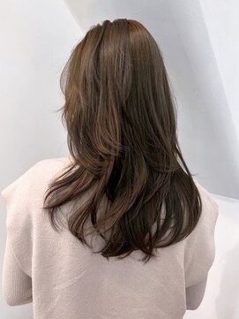 アイティー バイ アルバム 浦和店(IT by ALBUM) 美髪グレーベージュニュアンスカラーレイヤーロング_ba487831