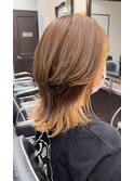 セミロングウルフカット（20代）