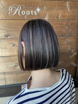 ルーツ&nbsp;切りっぱなしボブ
