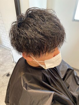 ラックスビーギャラリー なんば駅前店(LUXBE GALLERY) メンズ/眉毛/パーマ/ブリーチ/メンズカット/ツイストスパイラル