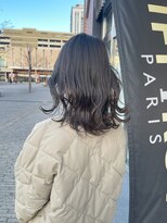 コワファースト 大分(COIFF1RST) グレージュカラーのミディアムスタイル