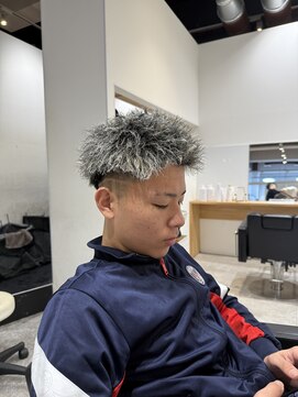 ルーストデラックス 京都河原町三条(ROOST dx) カットツイストハイライト