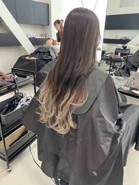 アライブ キチジョウジ(ALIVE Kichijoji) 【ALIVE吉祥寺】ホワイトグレージュグラデーション