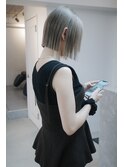 ブリーチ２回ハイトーングレージュ切りっぱなしボブ