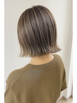 ヨロ(YoLo.) 切りっぱなしボブ　担当　内迫