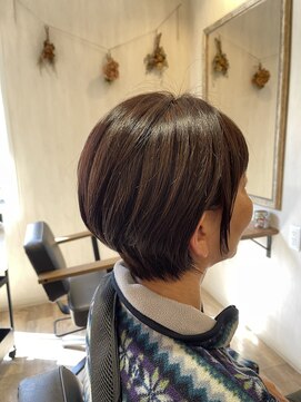 マロウ(marou) 耳かけ丸みショート