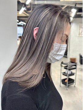 キラ 渋谷(KILLA) コントラストハイライト/レイヤーカット/白髪ぼかし/前髪表参道