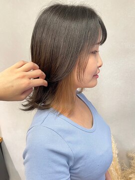 ミュラ(mulah) インナーカラーベージュ×アッシュグレージュ＊外ハネミディ