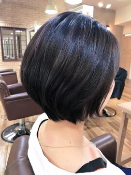 ハンナ(hanna) 丸みショート