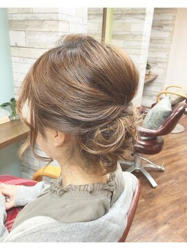 ヘアー バイ ミーズ(hair by Mii’s) ルーズアップ