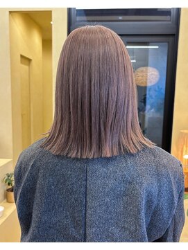 スニュウ(snuw) 切りっぱなしボブ小顔カットグレージュミルクティ