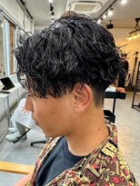 フゥ 宇都宮(FeU) 波巻きスパイラルパーマシャドウパーマメンズ刈り上げ緩め30代