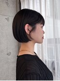 【コンパクトにまとまる上品ボブ】