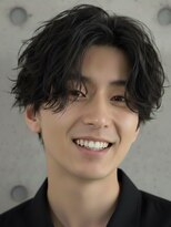 トゥルートラスト オムオム 甲府和戸(True Trust HOMME HOMME)&nbsp;メンズ フェザーパーマ×センターパート 黒髪