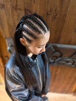カペリマレーナ(Capelli Malena)&nbsp;半頭コーンロウ