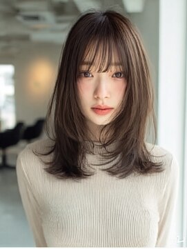 ダル 渋谷/表参道(DAL.) ハッシュカットバタフライカットダークブラウンカーテンバング