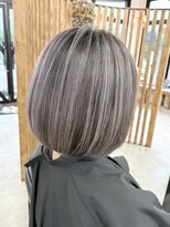 ウィリーベル 沖縄(WILLIE BELLE)&nbsp;ロングボブ/丸みボブ/アッシュグレージュ/小顔カット