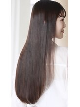 美しいストレートヘアの完成