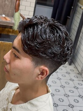 グルーマーズトウキョウ(GROOMER/S TOKYO) men's/メンズ/リバースセンターパート/ニュアンスパーマ/神保町