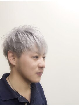 ケミカル 中庄店(KEMIKARU) ツーブロック＋シルバー