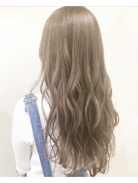 リー 京橋(Lee) ミルクティーベージュカラー 山下志穂