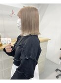 ハイトーングレージュ