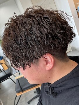 フゥ 宇都宮(FeU) 波巻きパーマメンズパーマメンズヘアツーブロックツイストパーマ
