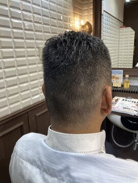 ルピナス 中田(Lupinus) 高め刈り上げスタイル