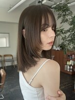 レイヤーカットオリーブグレージュ