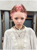 ピクシーショート パーマ デザインカラー ピンク 個性