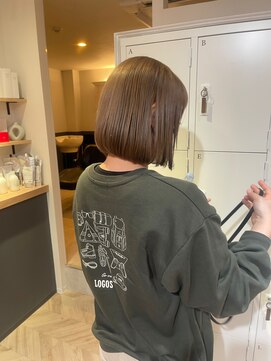 ニール(Neale.) デザインカラー切りっぱなしボブ11.09