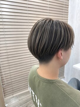 シータ ふじみ野(THETA) ナチュラルハイライト　センターパートスタイル