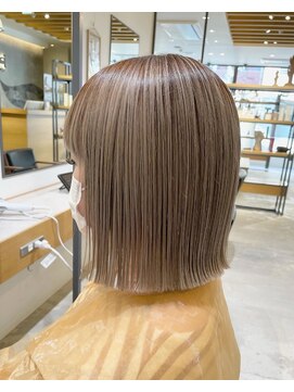 ジャムバイネオリーブ 高円寺(jam by neolive) ぱつっと切りっぱなしボブ【シルキーベージュ】
