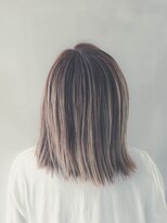 ニーイチイチ(211)&nbsp;似合わせカットイメチェン/セクシーミディ/ハイライト