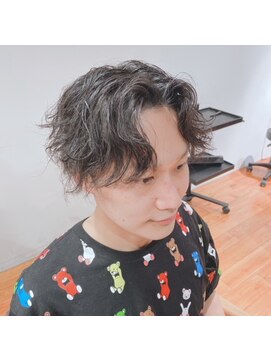 トゥリキャンバス(tRe canvas.) センターパート×パーマ