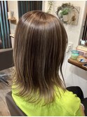 外ハネスタイル