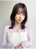 大人女子ミディアムレイヤー前髪あり丸みひし形丸顔面長 K1016