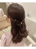 三つ編みリボンヘア