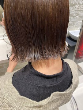 ビビアンロッソ(Viviean Rosso) 【 Kirara 】首元すっきりナチュラルボブ