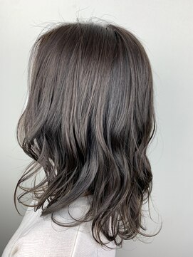ヘアメイク Y-21 青葉台店 アイスラテ　×　ダークグレー　×　インナーカラー