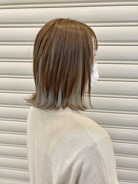 イロプラスソイ(iro + soi) ▲シルキー外ハネボブ×インナーシルバー▲by iro