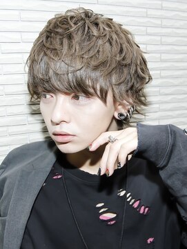 エーアイ 那覇国際通り(Ai) センターパート/ツイストスパイラル/韓国マッシュ[那覇国際通り]