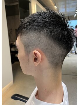 ヘア デザイン リスク(HAIR DESIGN RISK) 【RISK 飛澤広偉】20代 30代フェードカット バーバースタイル