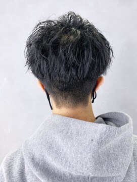 アイティーバイアルバム 下北沢店(IT by ALBUM) ツイストパーマ_束感ショートツーブロックマッシュ_ba362022