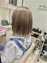 ヴィサージュファイン(VISAGE fine) ミルクティーベージュ/ハイトーン/外ハネボブ